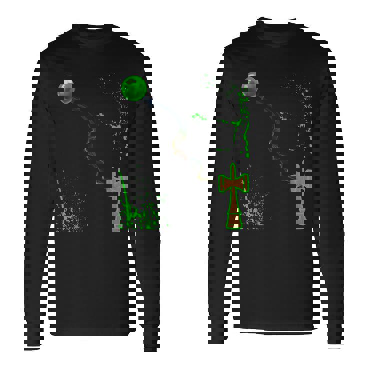 緑のスプレーの木のけん玉を渡ってガラスの球体に煙の波 長袖Tシャツ