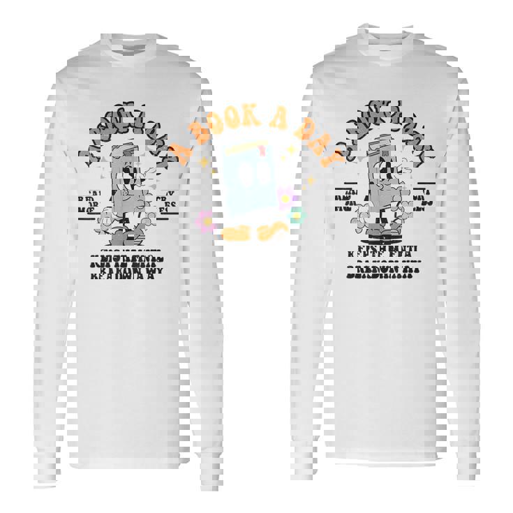 A Book A Day Keep The Mental Breakdown Away Book Lovers 長袖Tシャツ