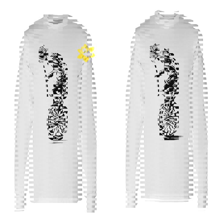 かわいい面白いカエルの一輪車 長袖Tシャツ