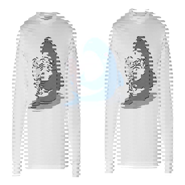 イカを噛み切ることができないサメ 長袖Tシャツ