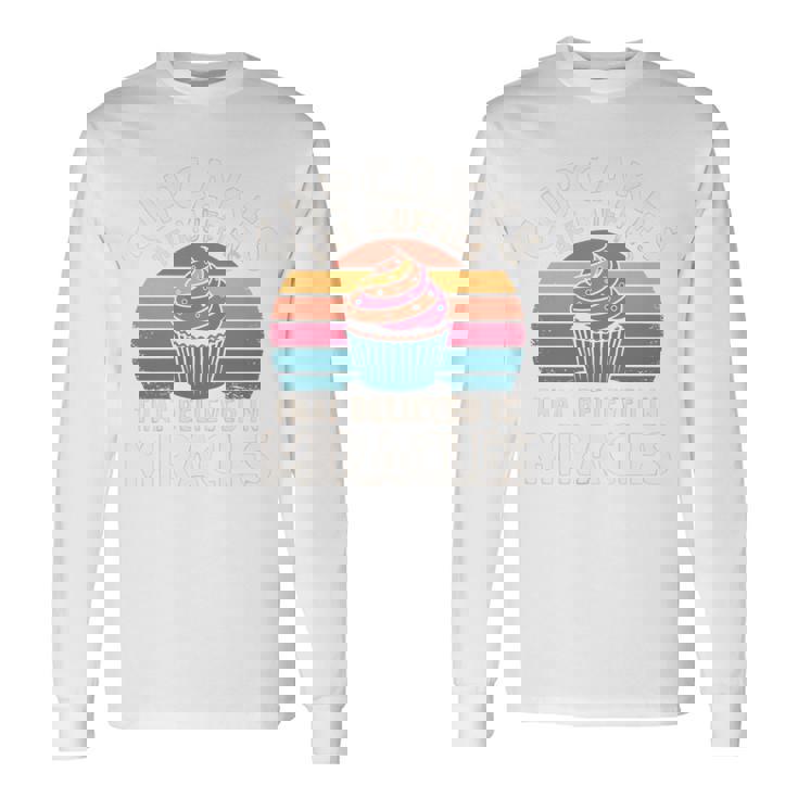カップケーキは奇跡を信じたマフィンです レトロカップケーキ 長袖tシャツ 長袖Tシャツ