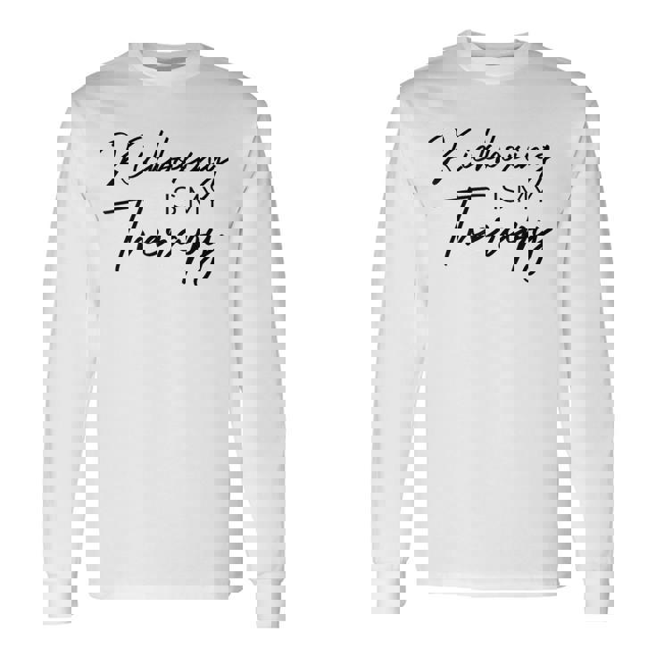 キックボクシングは私のセラピー 長袖Tシャツ ギフトのアイデア