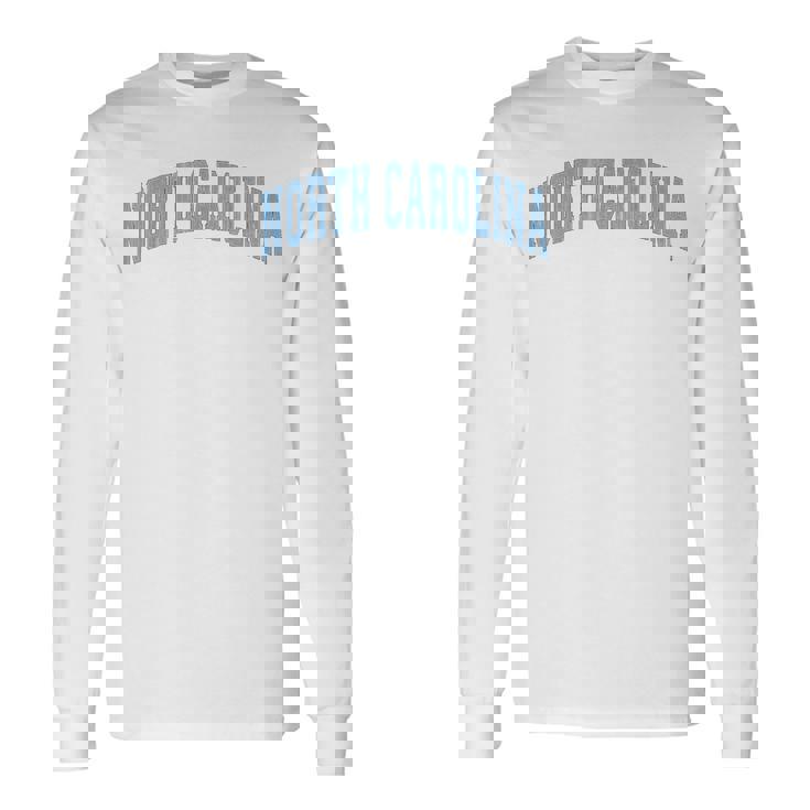 ノースカロライナ州ノースカロライナ州ヴィンテージアスレチックスポーツデザインブルースタイル 長袖Tシャツ