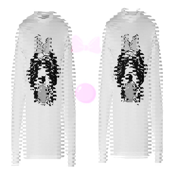 バブルガムを持つバーネドゥードル犬 長袖Tシャツ