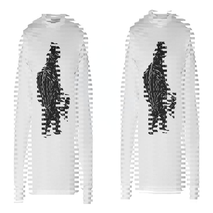 斧と盾を持った熊 中世の熊 バイキング 長袖Tシャツ