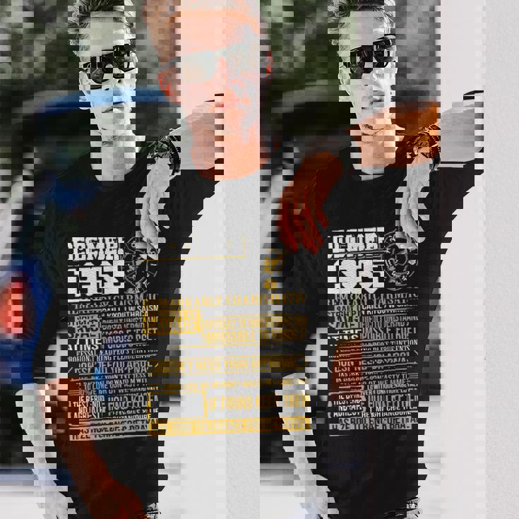 1965年 12月座 誕生日ギフト Born 12月agitarius 長袖Tシャツ 彼への贈り物