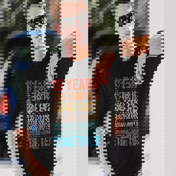 19年目の記念日 彼 彼女 カップル 19回目の結婚 長袖Tシャツ 彼への贈り物