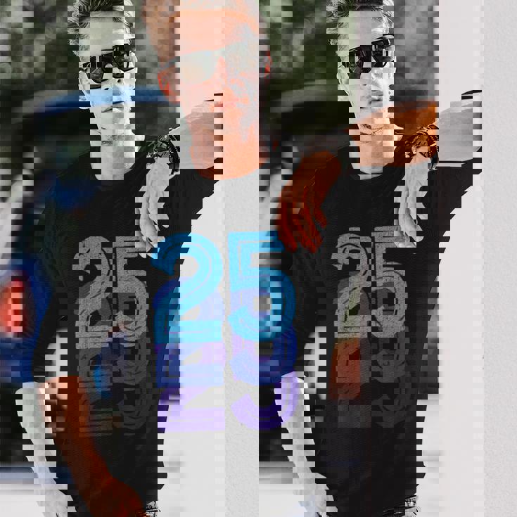 25ラッキーナンバー25歳の誕生日スポーツチーム-25 長袖Tシャツ 彼への贈り物