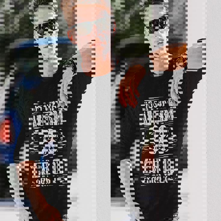 38歳の誕生日プレゼントは私に38歳をもたらしました 良い 面白い 38歳 長袖Tシャツ 彼への贈り物