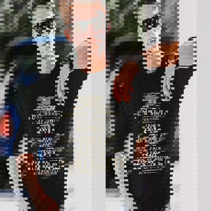 43歳の誕生日プレゼント 男性用 1982年4月 誕生日 長袖Tシャツ 彼への贈り物