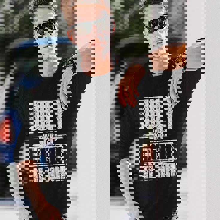 7月 伝説が生まれるとき 誕生月デザイン 長袖Tシャツ 彼への贈り物