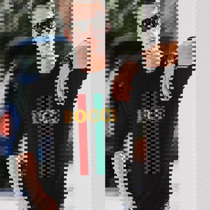 Bocci ぼっち《フェイクゴールド ロゴ》緑 赤 ライン【変なデザイン屋さん】陰キャ オタク ブランド パロディ 面白 長袖Tシャツ 彼への贈り物