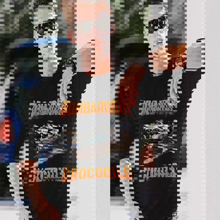 Bombardino Crocodilo イタリアンブレインロットミーム 長袖Tシャツ 彼への贈り物