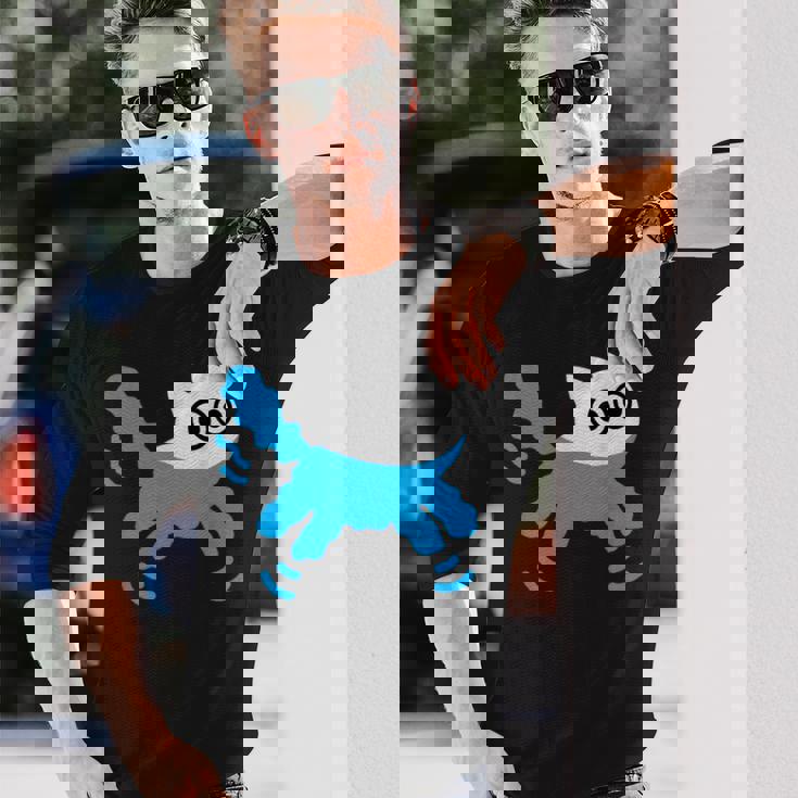 Catwimming Kitten In Water Cute Animalwimmer 長袖Tシャツ 彼への贈り物