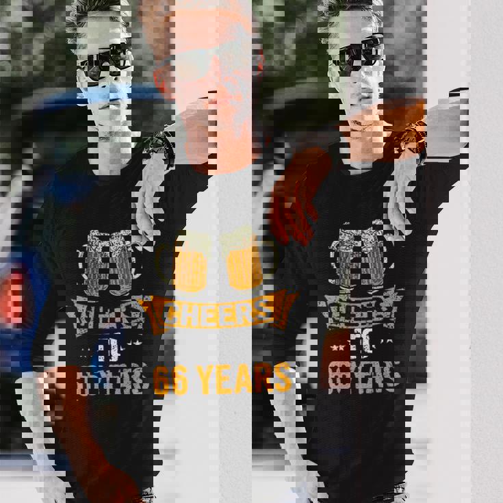 Cheers To 66歳 66歳 誕生日パーティー お祝いギフト 長袖Tシャツ 彼への贈り物