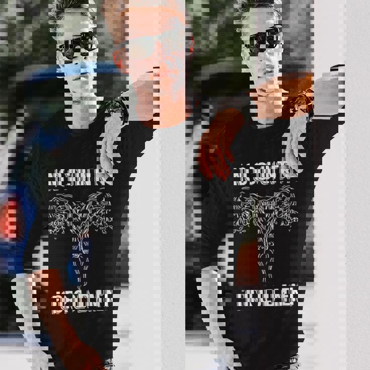 No Country For Old Feminist 長袖Tシャツ 彼への贈り物