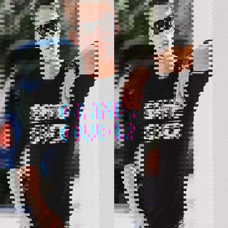 Game Over 8Bit ゲームオーバー 8ビットピクセル レトロヴィンテージビデオゲームグラフィック ゲーマー 長袖Tシャツ 彼への贈り物