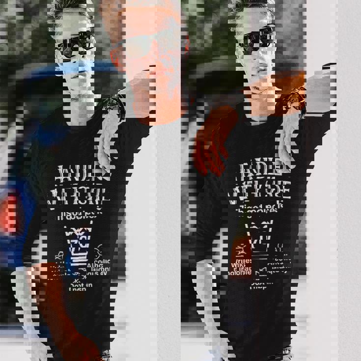 Handle With Care This Good Piece Is 70 70年 70歳の誕生日 長袖Tシャツ 彼への贈り物