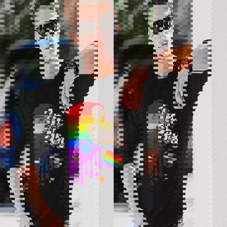 I'm Hers &He's Mine 虹のハート Lgbtq プライド デザイン 長袖Tシャツ 彼への贈り物