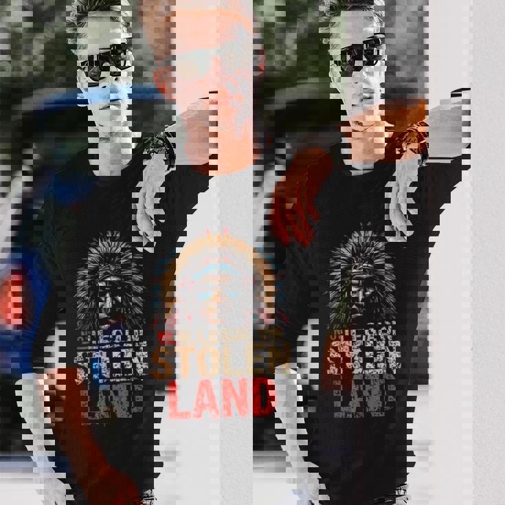 Indigenous Pride – Honoring Native History 長袖Tシャツ 彼への贈り物