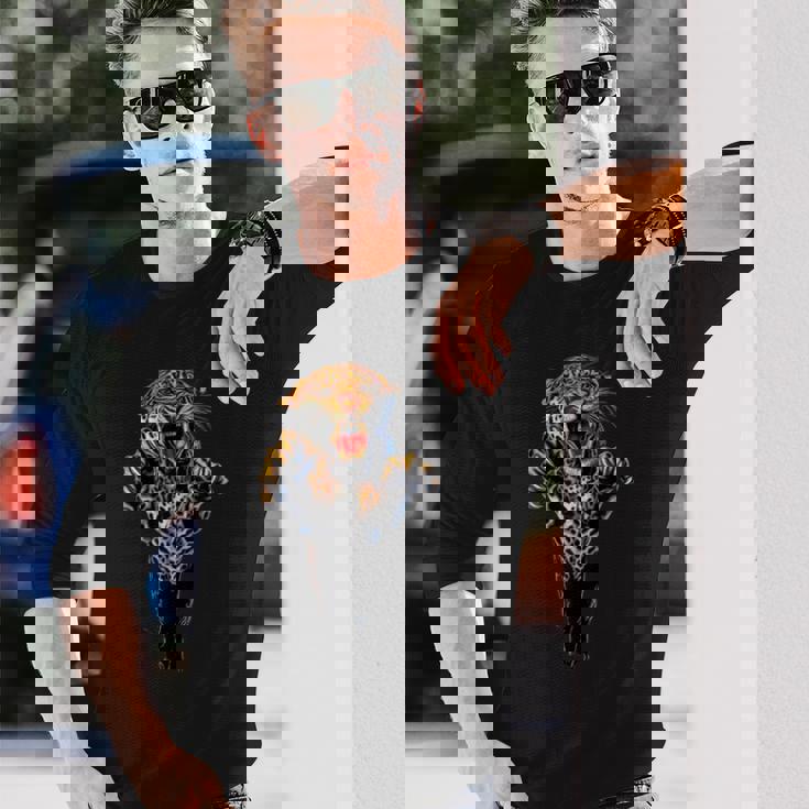 Leaping Tiger。強者だけが生き残る。 長袖Tシャツ 彼への贈り物