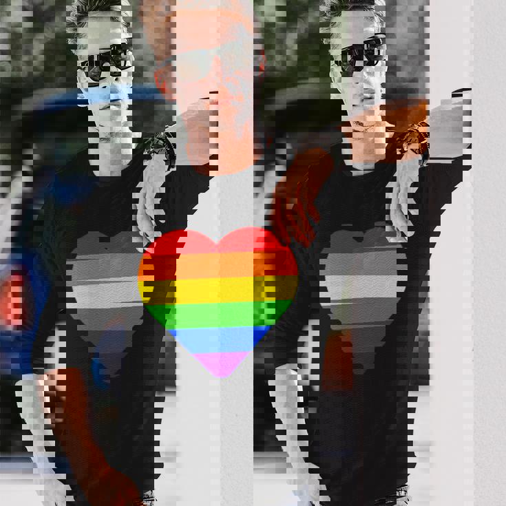 Lgbt レインボー・ハート・フラッグ ゲイ・バイ・ラブ・プライド月間 Lgbtq 長袖Tシャツ 彼への贈り物