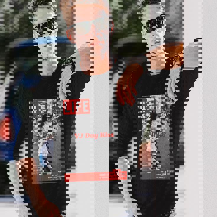 Life Picture Collection キス（1） 長袖Tシャツ 彼への贈り物