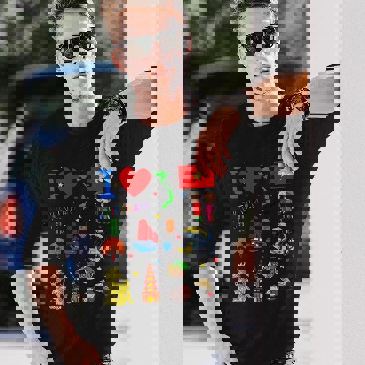 I Loveietnam手描き ベトナムのランドマーク、旗、地図 長袖Tシャツ 彼への贈り物