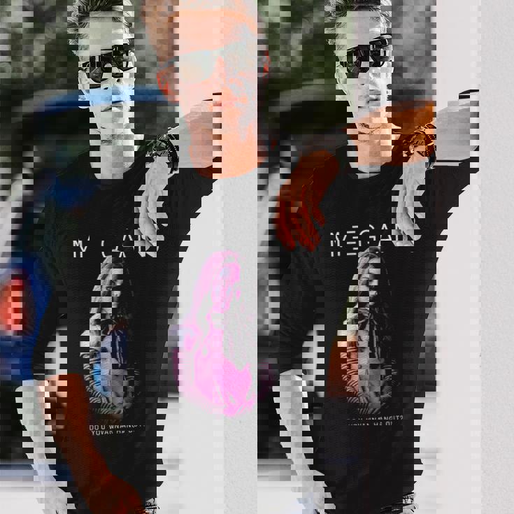 M3gan ハングアウトしたいですか 長袖Tシャツ 彼への贈り物