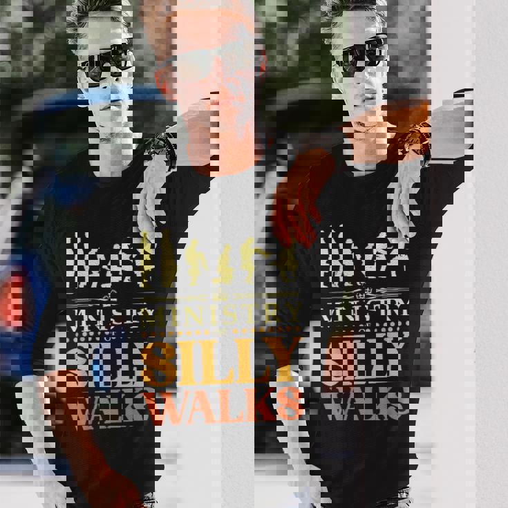 Ministry Ofilly Walks おもしろコメディ 長袖Tシャツ 彼への贈り物