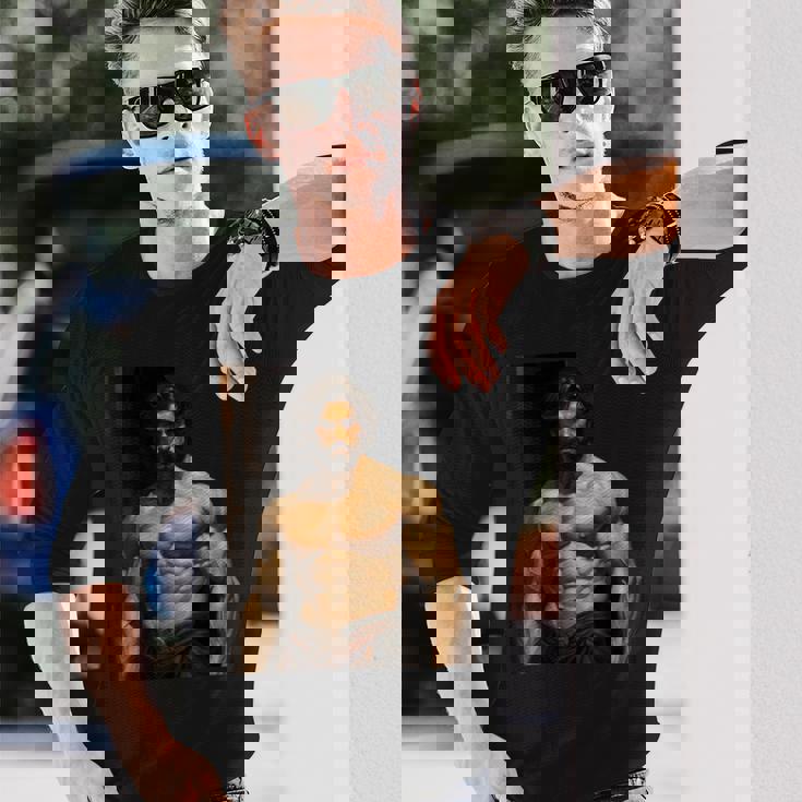 Muscle Man Bodybuilder Gay Daddy Classic Oil Paintingtyle 長袖Tシャツ 彼への贈り物