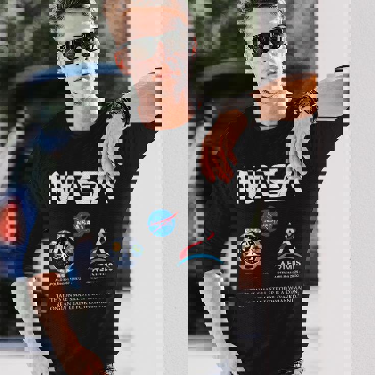 Nasa アポロ アルテミス ミッション ワーム バッジ ロゴ 長袖Tシャツ 彼への贈り物