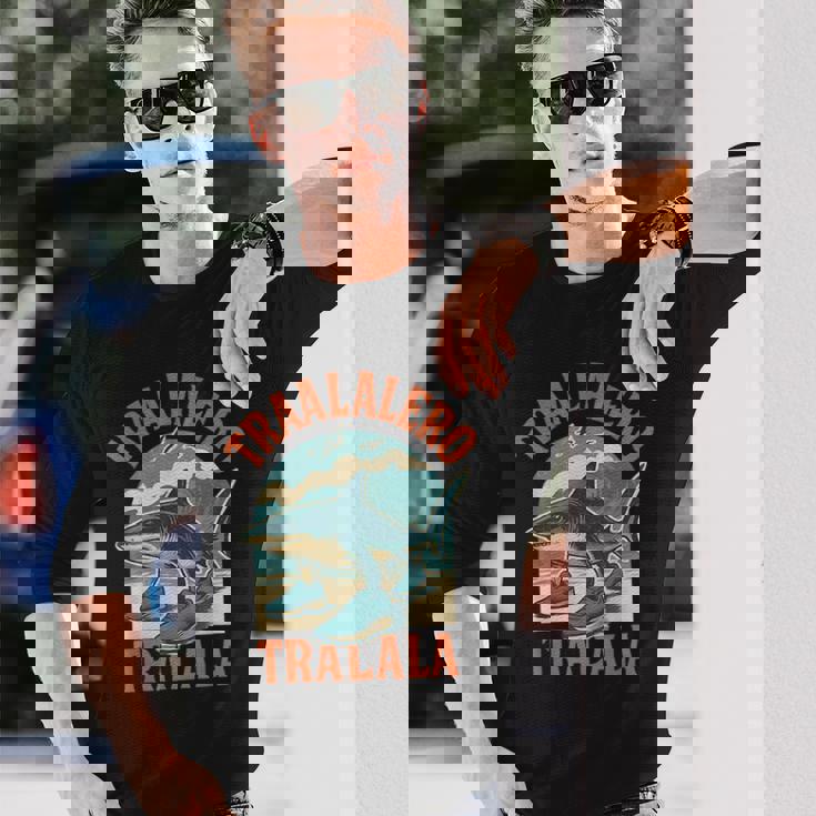 Tralalero Tralala イタリアンブレインロットミーム 長袖Tシャツ 彼への贈り物