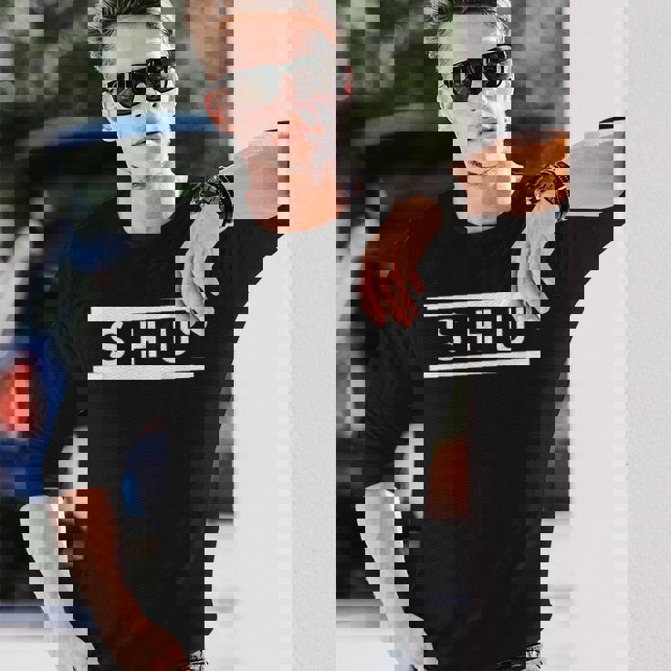 「Shu」ヘボン式「しゅう」「シュウ」「シュー」下の名前 ローマ字 名入れ 名乗り ラテン文字 綴り 長袖Tシャツ 彼への贈り物