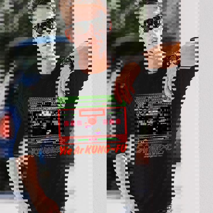 「イー・アル・カンフー」キック 長袖Tシャツ 彼への贈り物