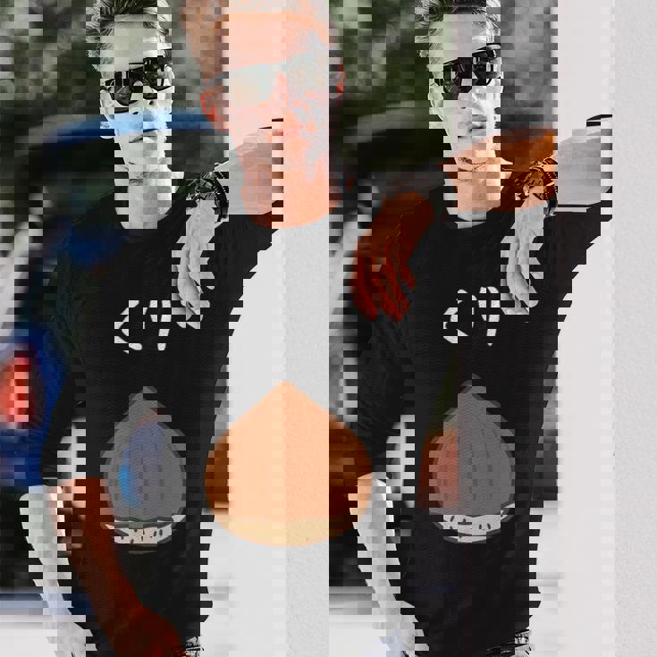 【くり】栗 可愛い おもしろ 面白い 秋 旬 食べ物 ネタ ウケ狙い かわいい 食品 ユニーク ウケる 和菓子 カワイイ 長袖Tシャツ 彼への贈り物