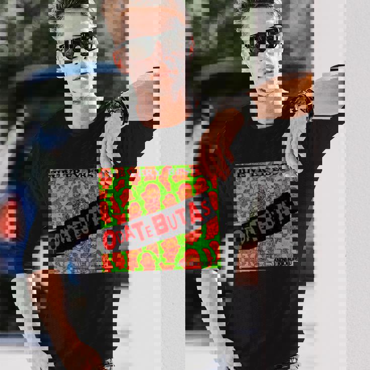 おだてブタがいっぱい デザインa 長袖Tシャツ 彼への贈り物