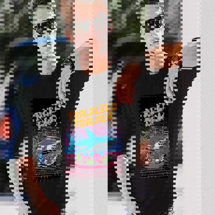 おもしろイタリアンゲーマー ミーム トララレロ トラララ 8ビット シャーク キッズ 長袖Tシャツ 彼への贈り物