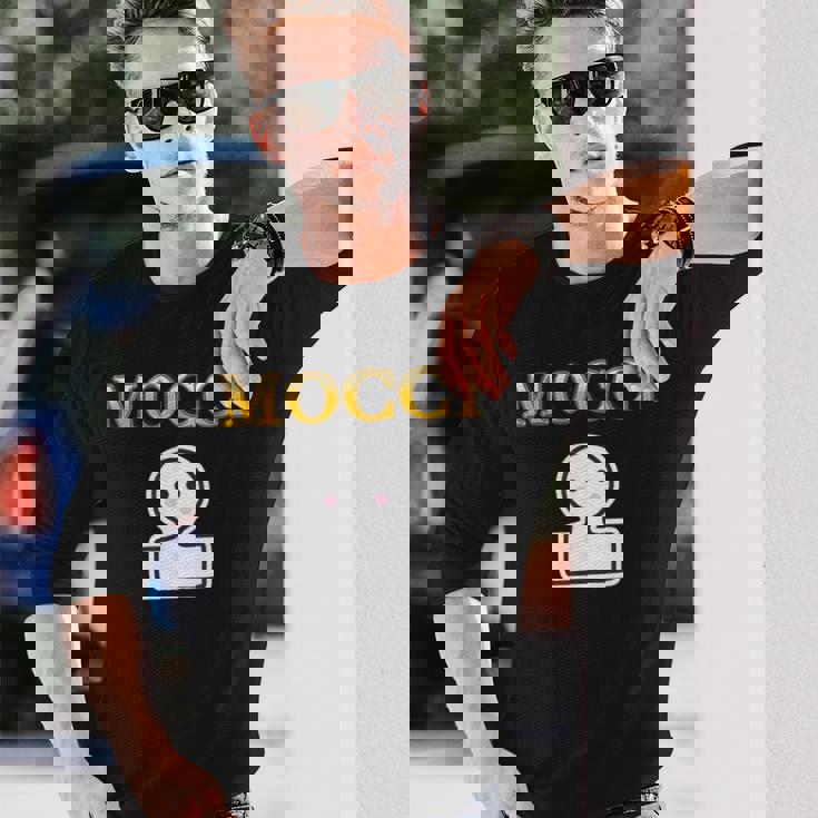 おもち Mocci 餅『おやつ ポップ』ブランド ロゴ パロディ お菓子 おやつ 面白い かわいい 長袖Tシャツ 彼への贈り物