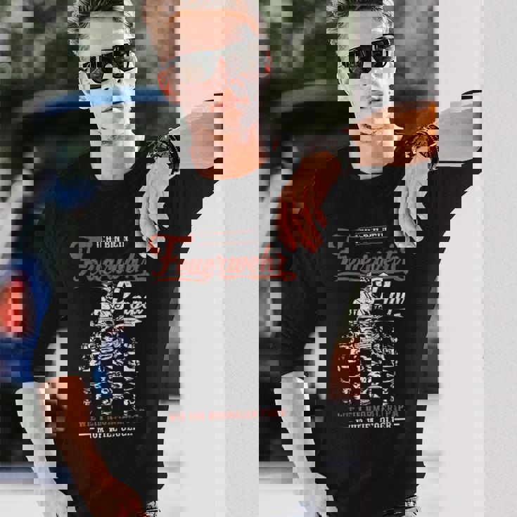 おれは消防団パパだ 長袖Tシャツ 彼への贈り物