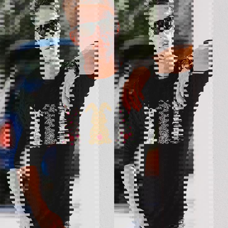 かわいい ヒョウ イースター バニー ウサギ トリオ フローラル ハッピーイースター 長袖Tシャツ 彼への贈り物