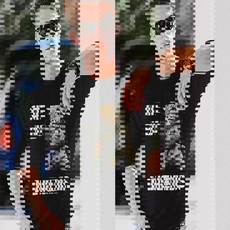 かわいいけど危険な空手 面白い テコンドー 猫 格闘技 長袖Tシャツ 彼への贈り物