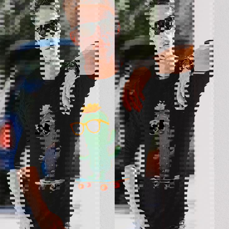 かわいいサボテン スケートボード カッコいい サボテン 長袖Tシャツ 彼への贈り物