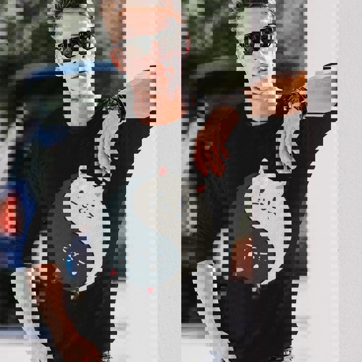 かわいい猫と一緒に陰陽師のサイン I Karma Yoga Cat 長袖Tシャツ 彼への贈り物