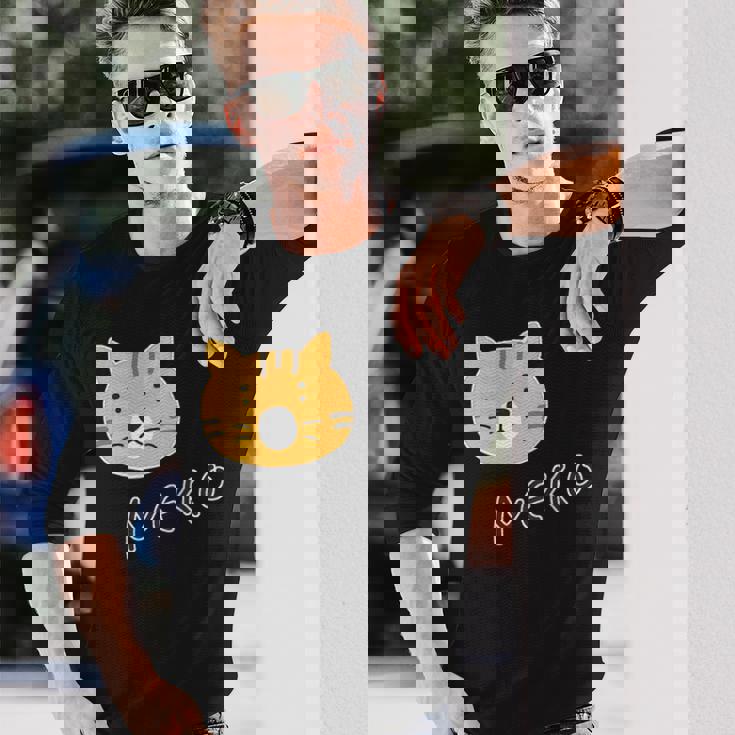 ねこさん『ふぇいす』茶トラ 猫 Neko【どうぶつフレンズ】フキゲンネコ 動物 ゆるかわいい キャラクター イラスト 長袖Tシャツ 彼への贈り物