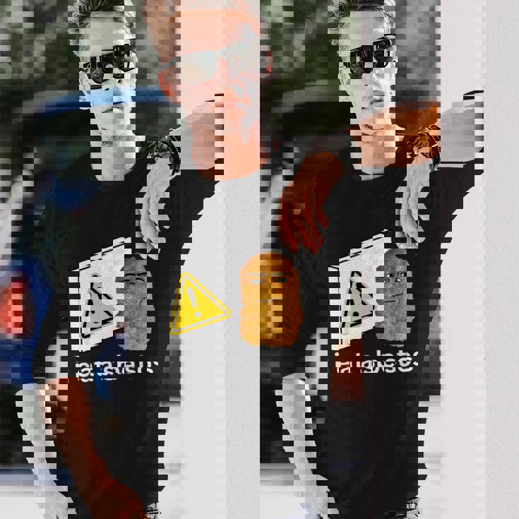 アイ・イート・アスベスト・ファニー・カーズ・チキン・ナゲット・ミーム 長袖Tシャツ 彼への贈り物