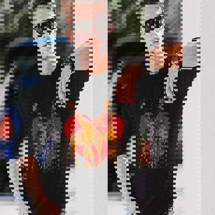 アフリカ サファリ アニマル ハート バレンタインデー ギフト ラブ キリン 長袖Tシャツ 彼への贈り物