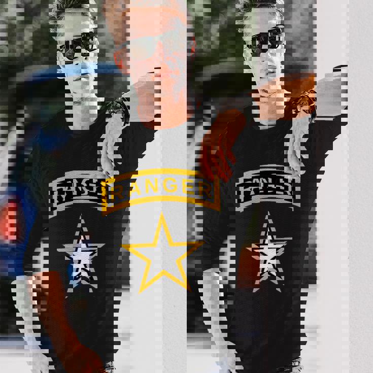 アメリカ合衆国陸軍レンジャータブとスターミリタリー。 長袖Tシャツ 彼への贈り物