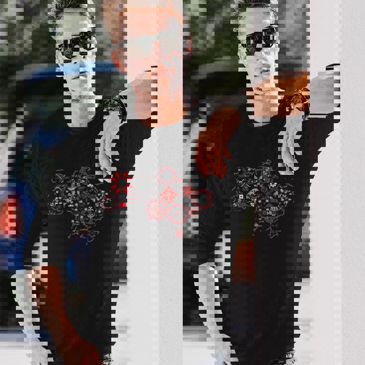 ウクライナ地図 ヴィシバンカ風 Ua刺繍 長袖Tシャツ 彼への贈り物