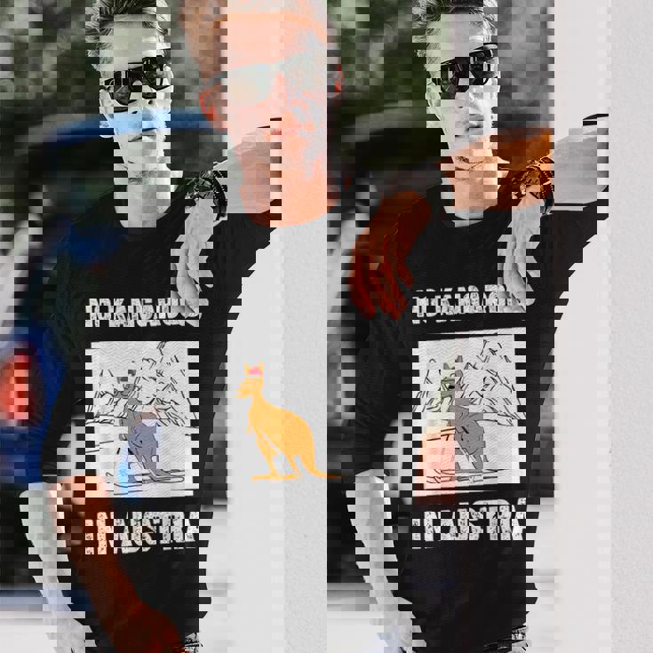 オーストリアにカンガルーはいない 愉快なオーストリア旅行 長袖Tシャツ 彼への贈り物